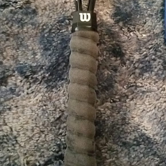 Wilson enforcer soft shock grip tennis racquet - Picture 4 of 5